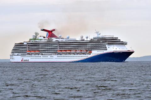 carnival-pride18