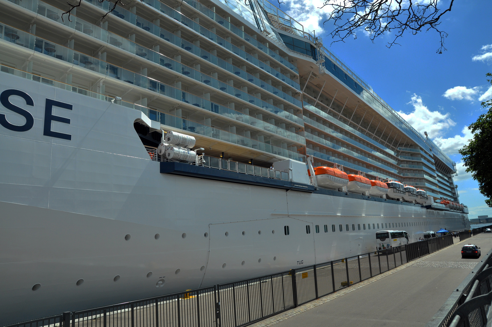 celebrity-eclipse17