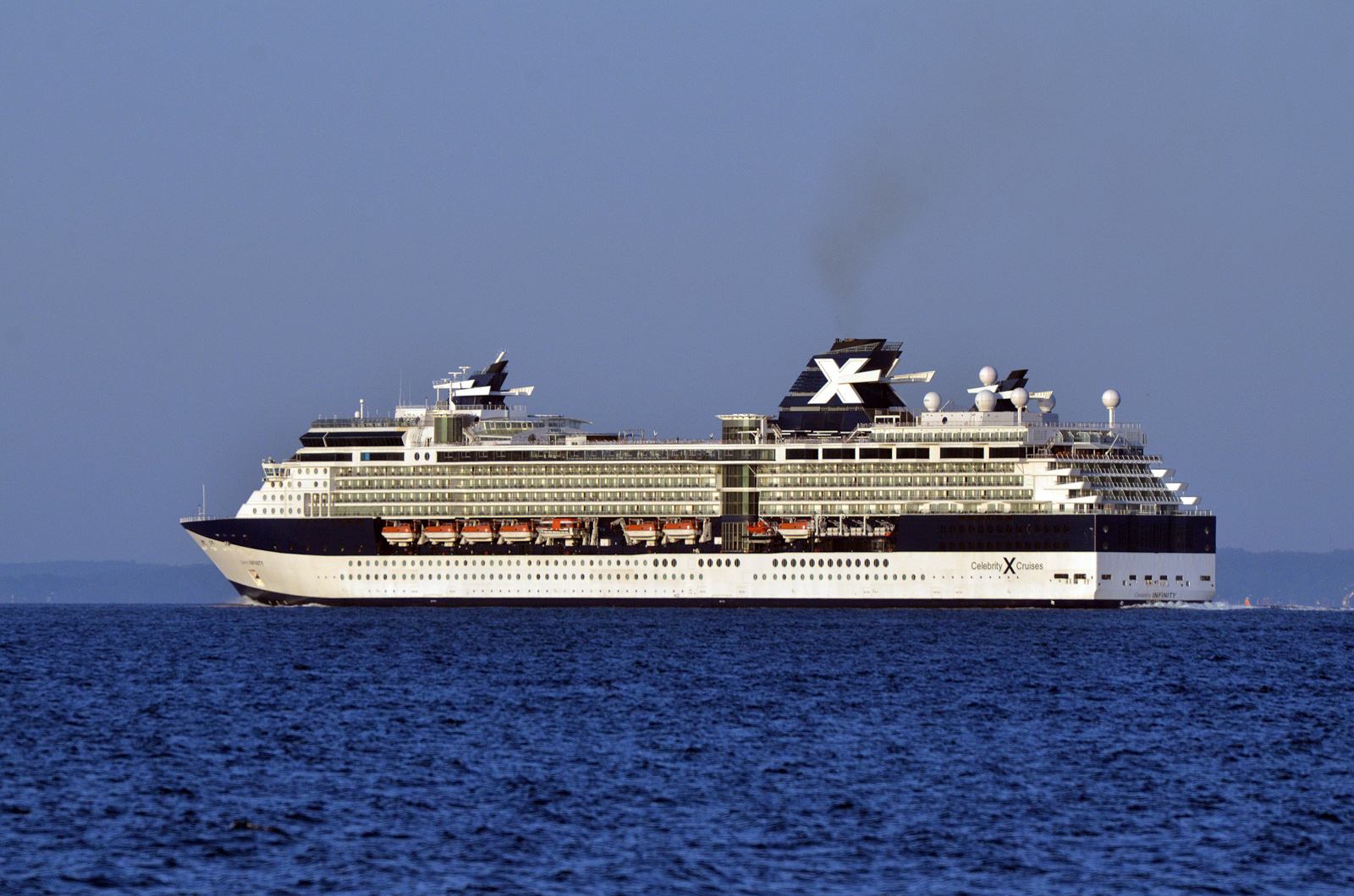 celebrity-infinity2
