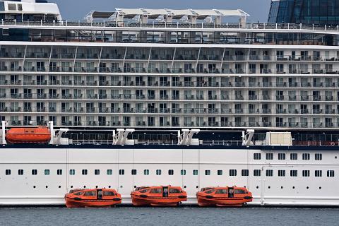 celebrity-silhouette-helsingborg4