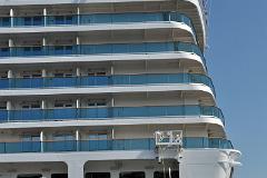 costa-luminosa6