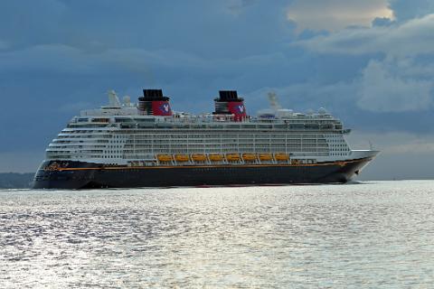 disney-dream13