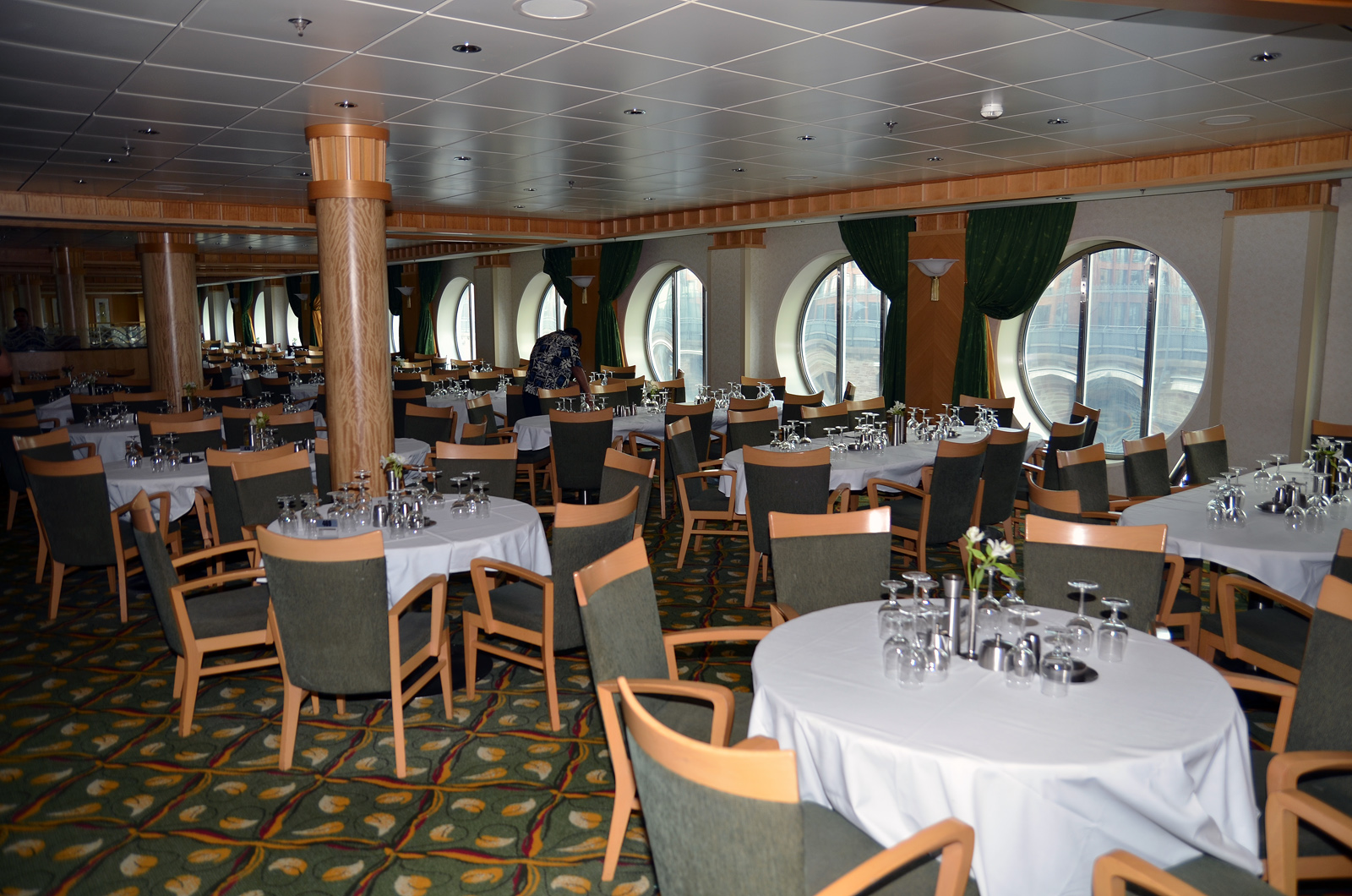 jewel-of-the-seas-interior16
