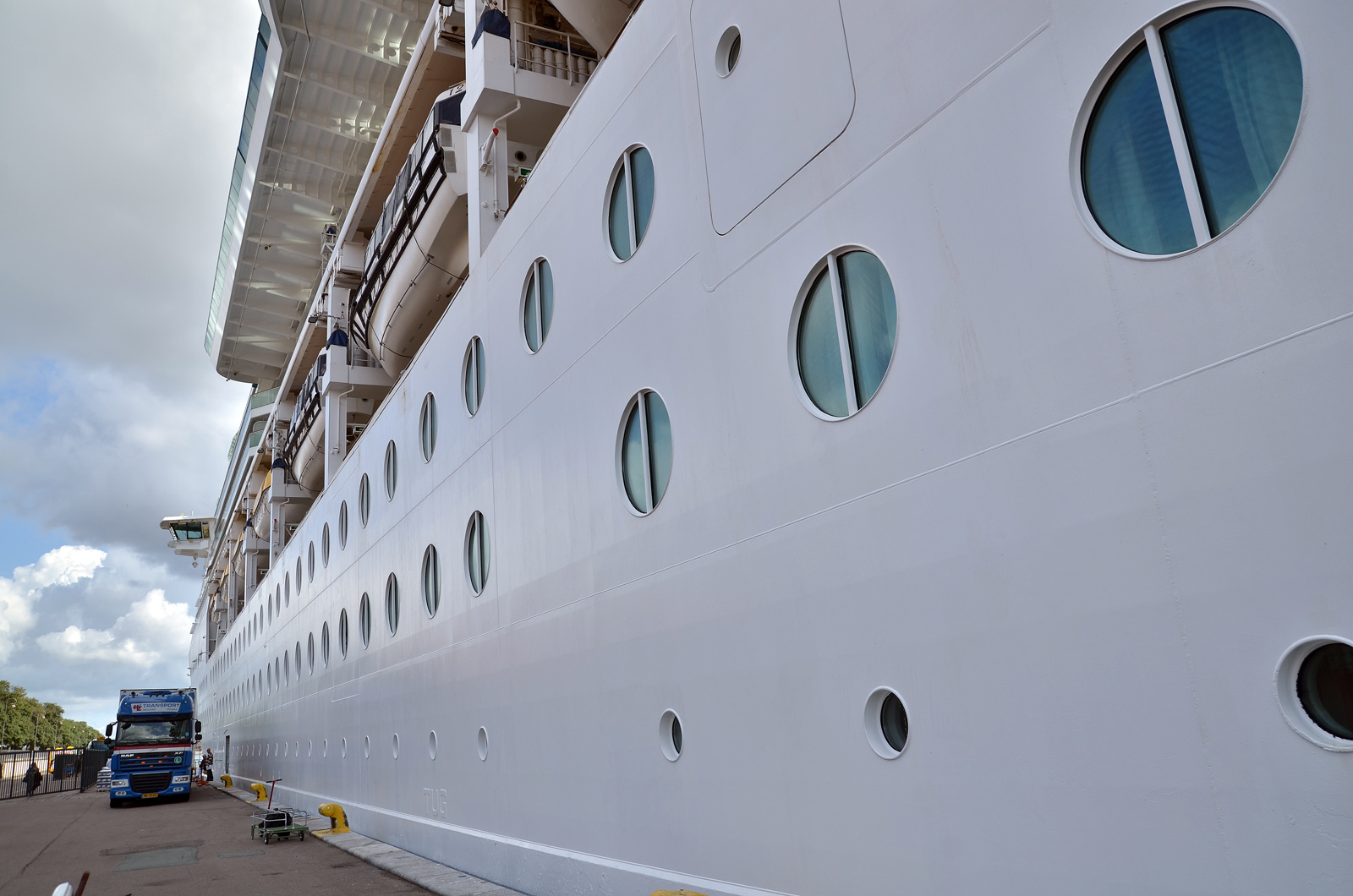 jewel-of-the-seas-interior6