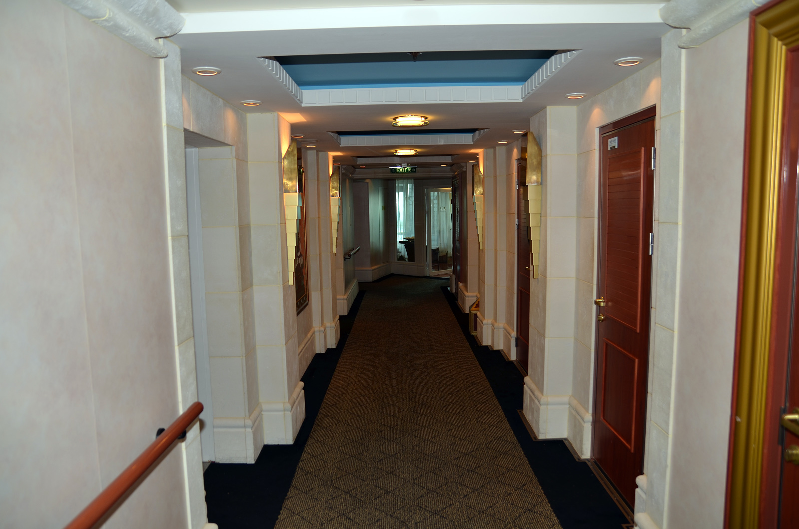 jewel-of-the-seas-interior70