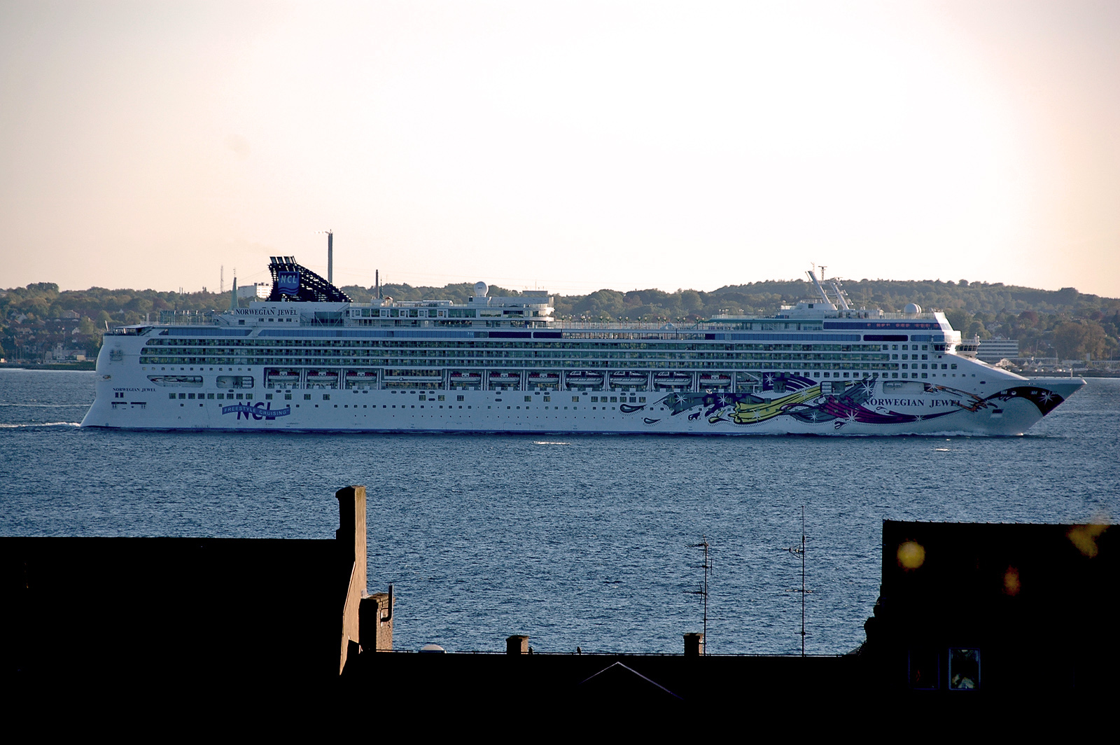 norwegian-jewel1