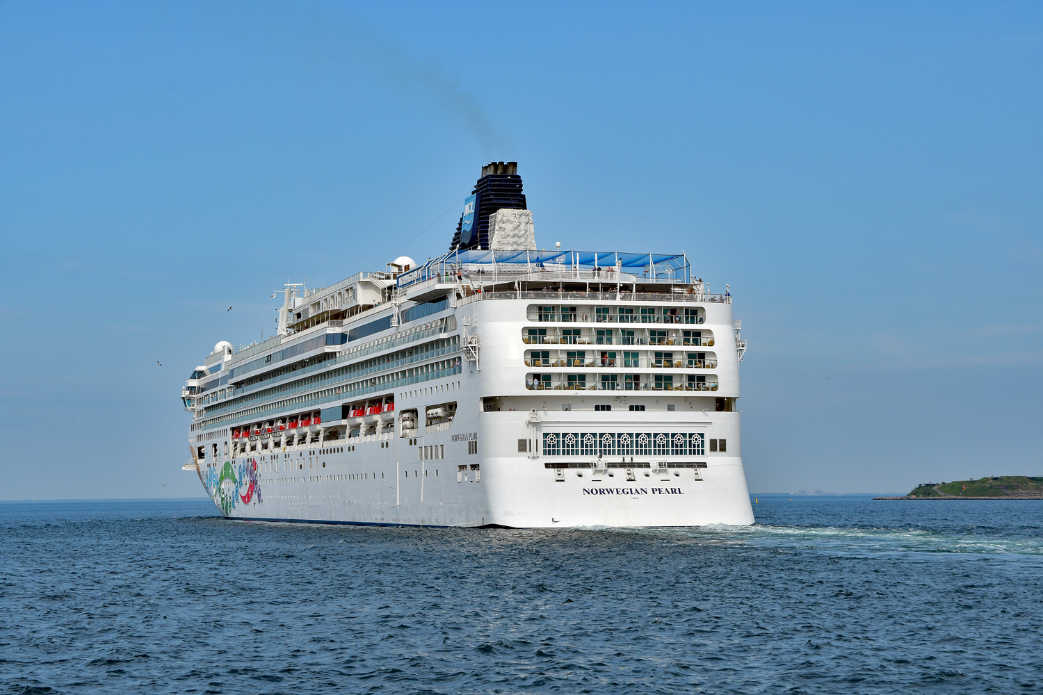 norwegian-pearl11