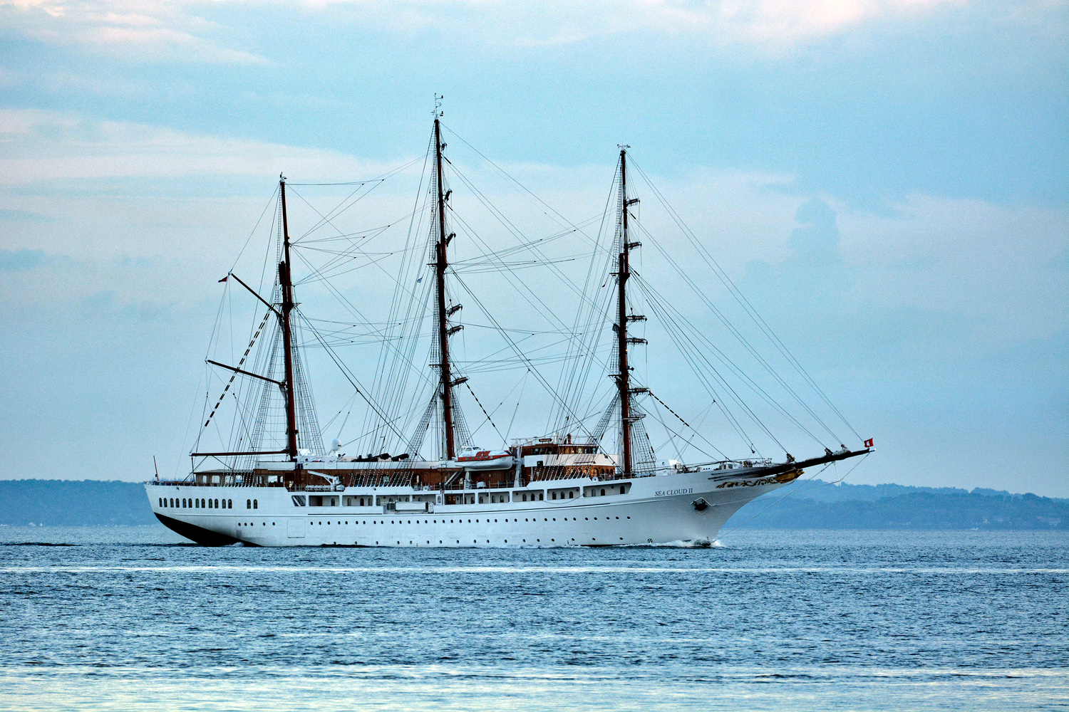 sea-cloud2-14