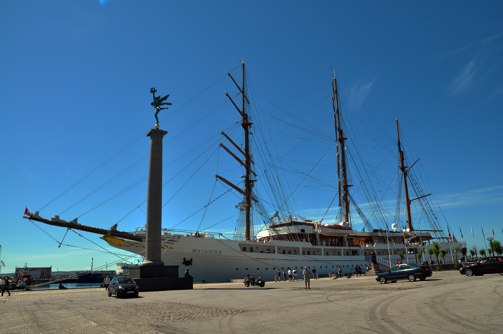 sea-cloud2-5