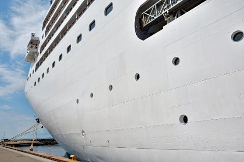 seven-seas-mariner-exterior5