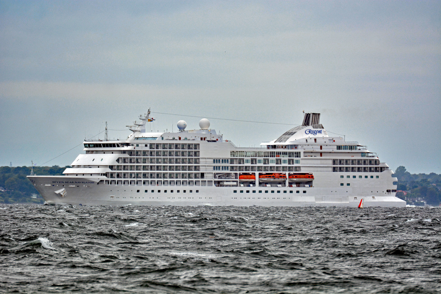 seven-seas-navigator-exterior1