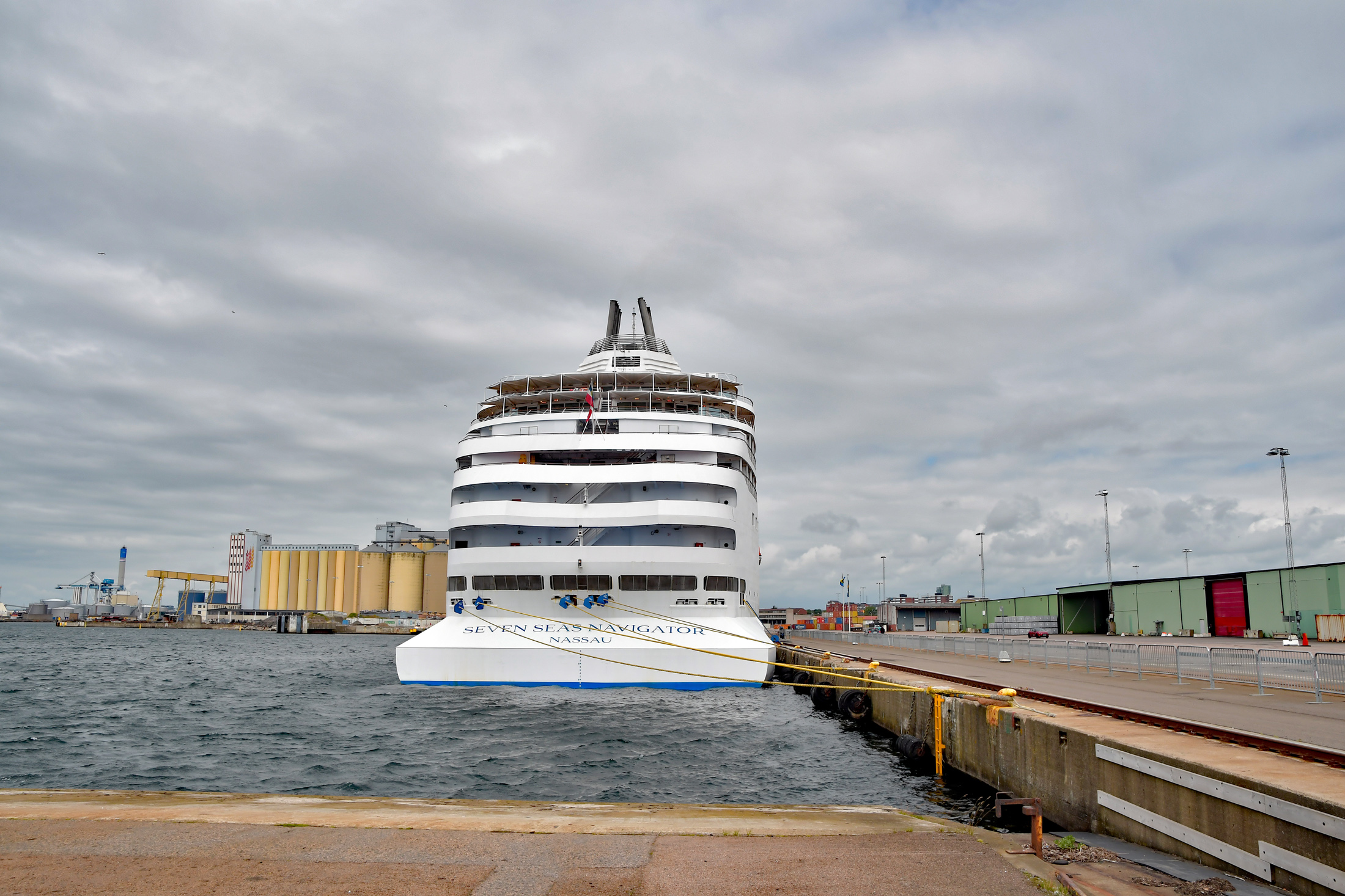 seven-seas-navigator-exterior6