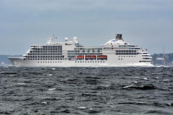 seven-seas-navigator-exterior2