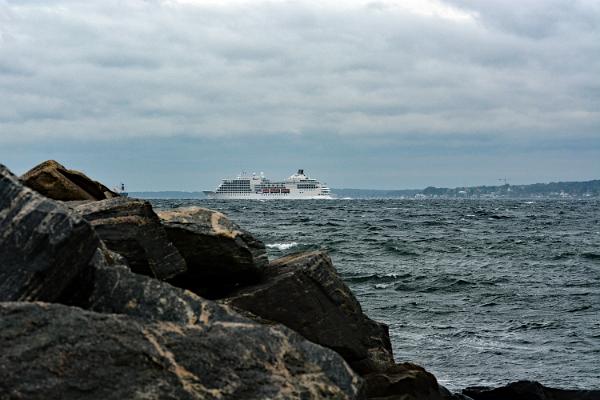 seven-seas-navigator-exterior3