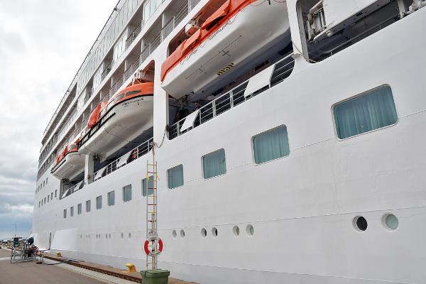seven-seas-navigator-exterior5