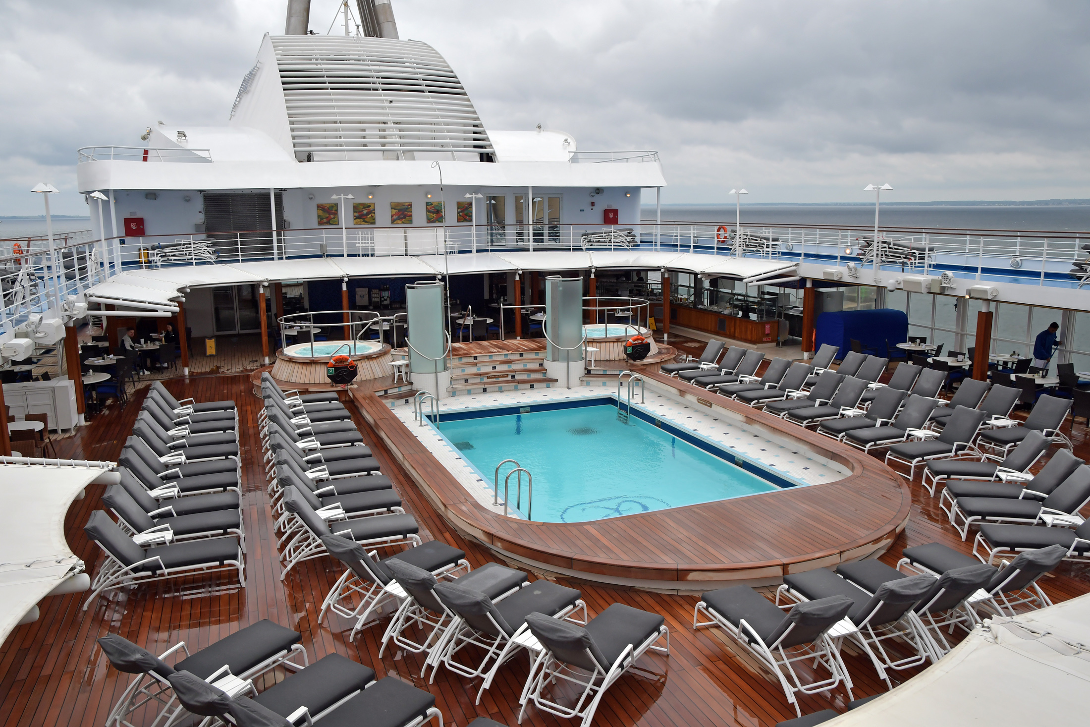 seven-seas-navigator-interior2