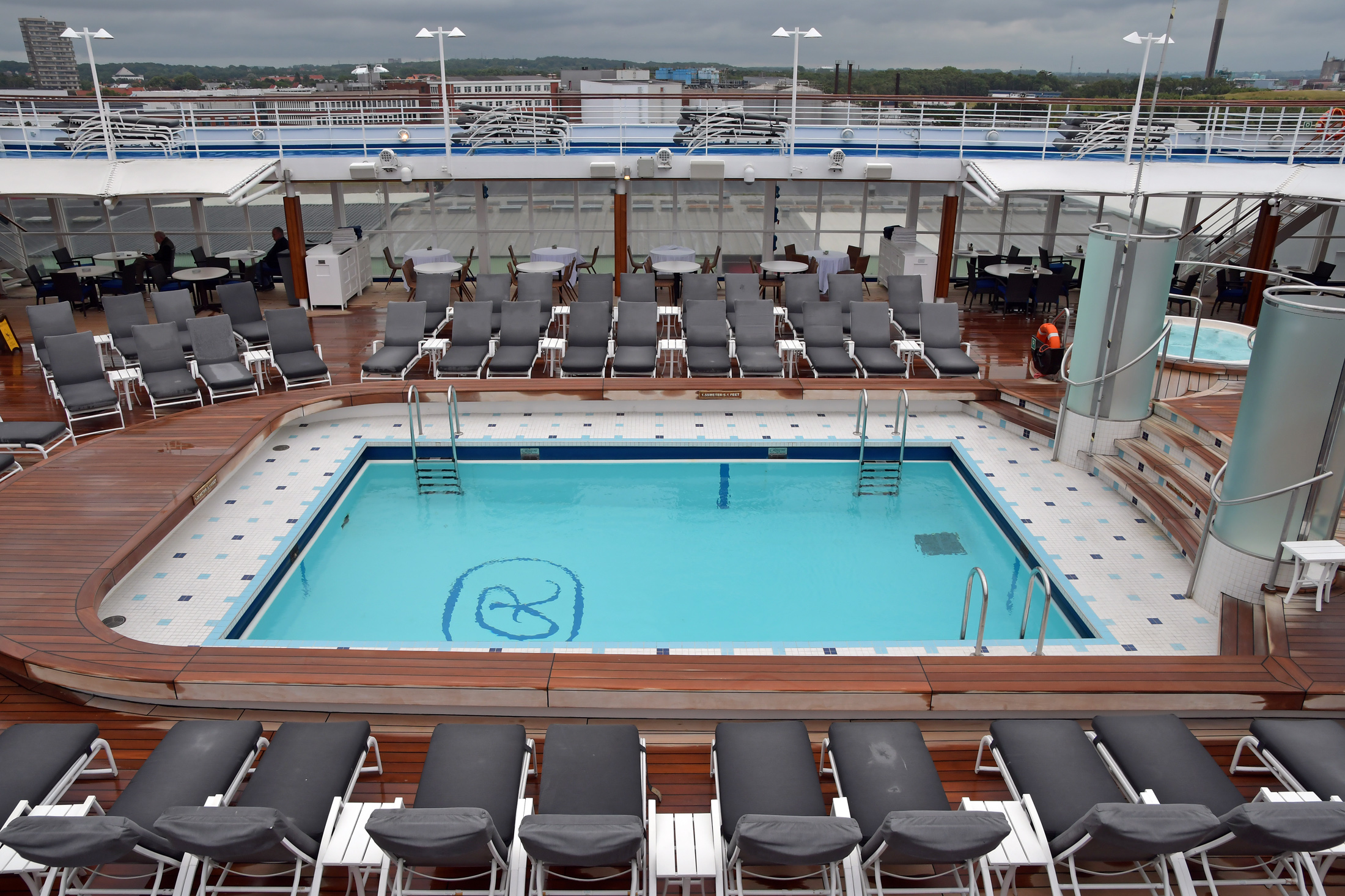 seven-seas-navigator-interior3