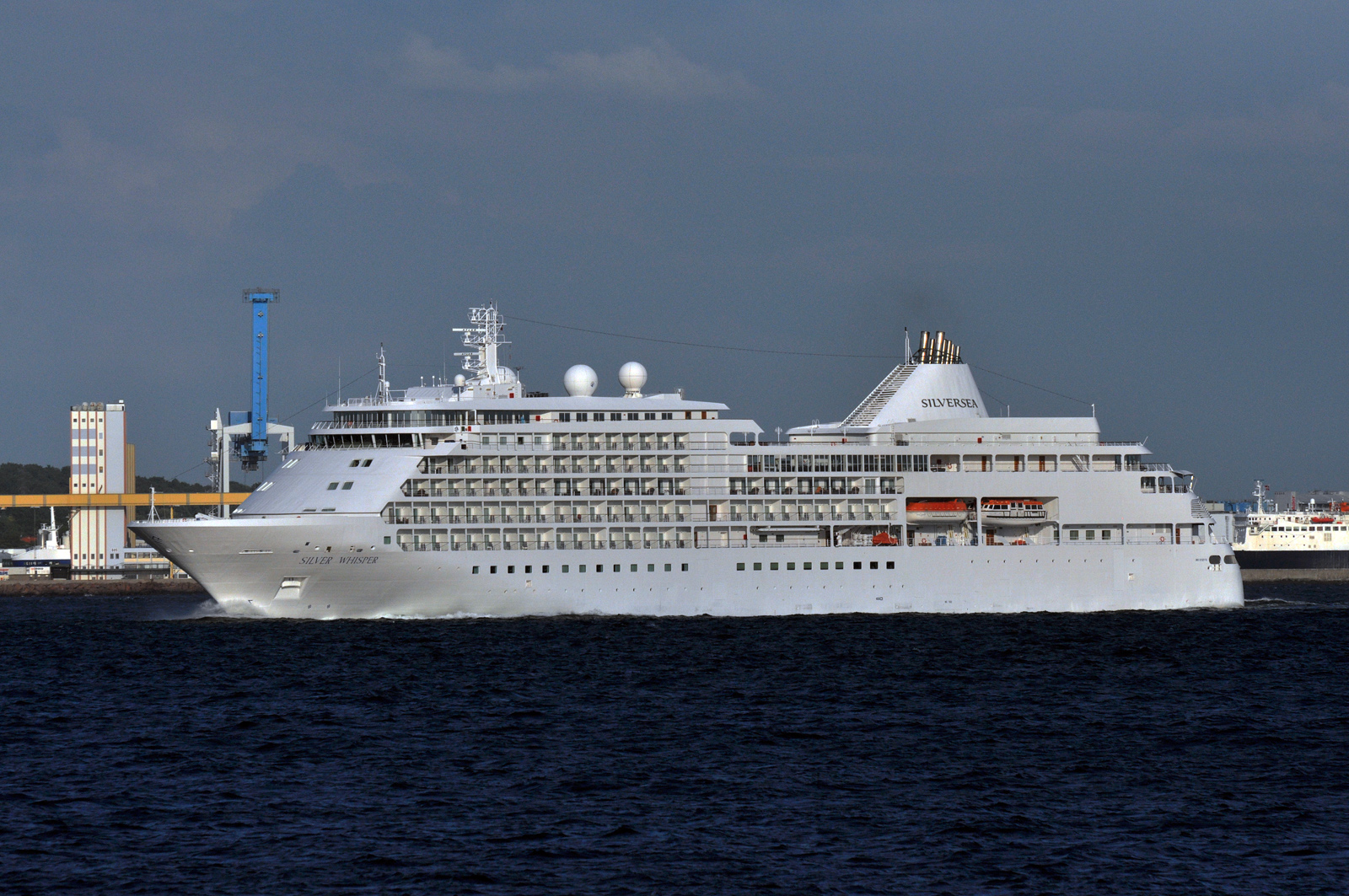 silver-whisper1